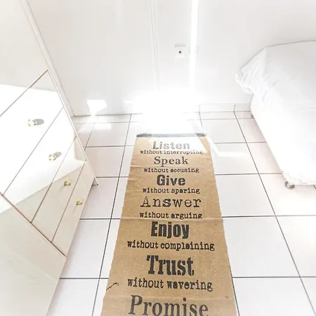 Francis Getaway In Pireaus Apartment *